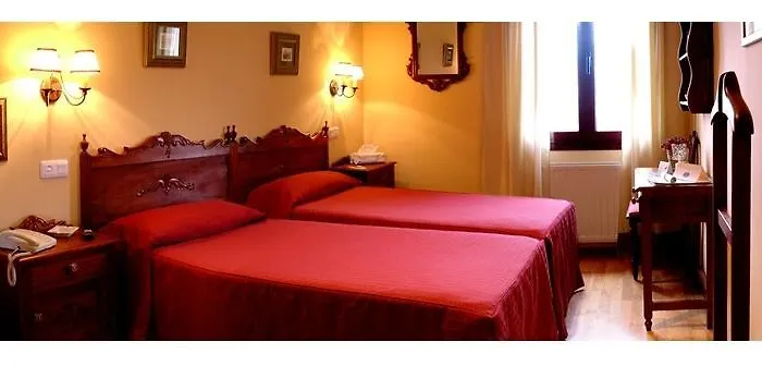Hotel Foronda 2*